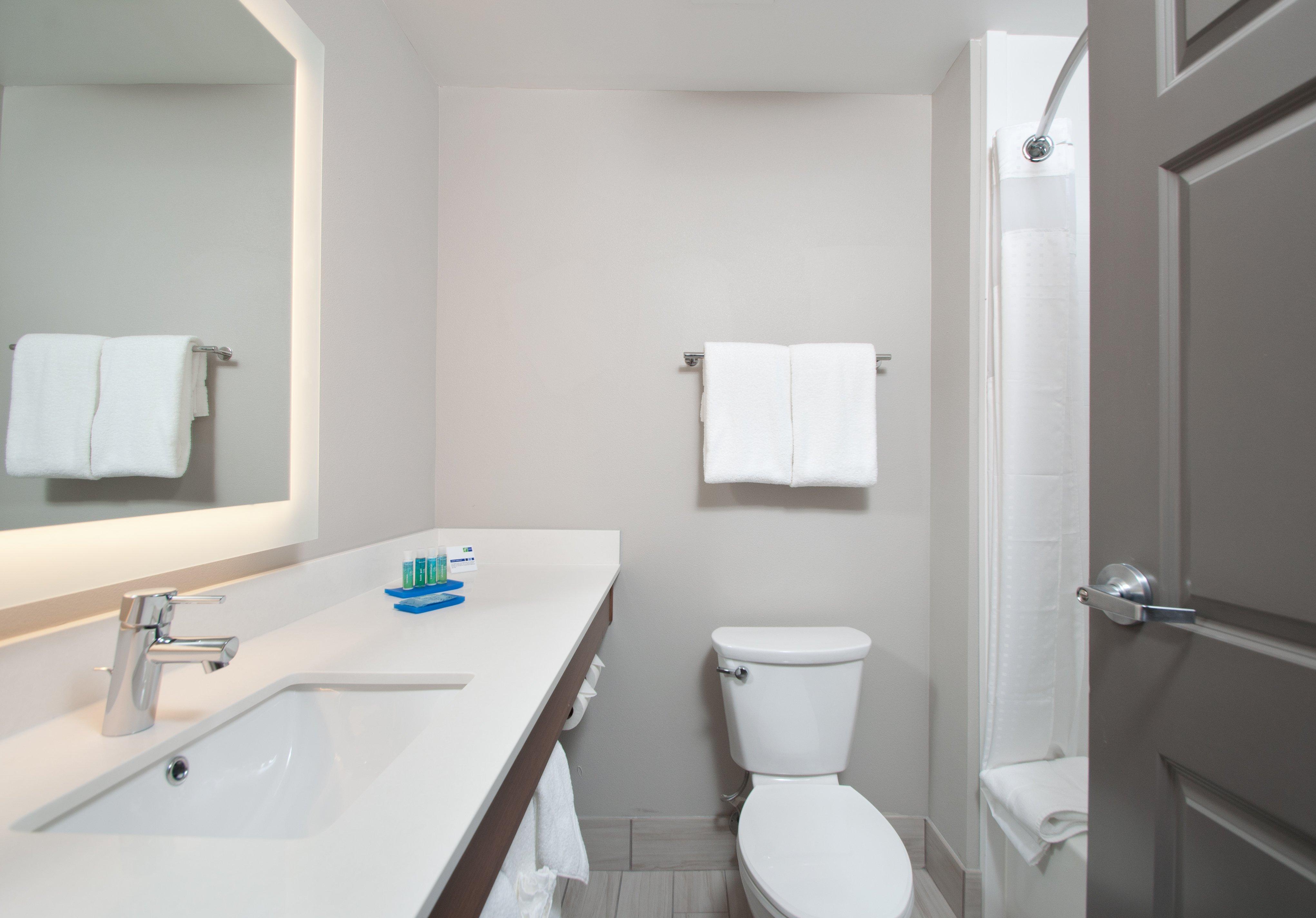 Wingate By Wyndham Stafford/Quantico Hotel Bagian luar foto