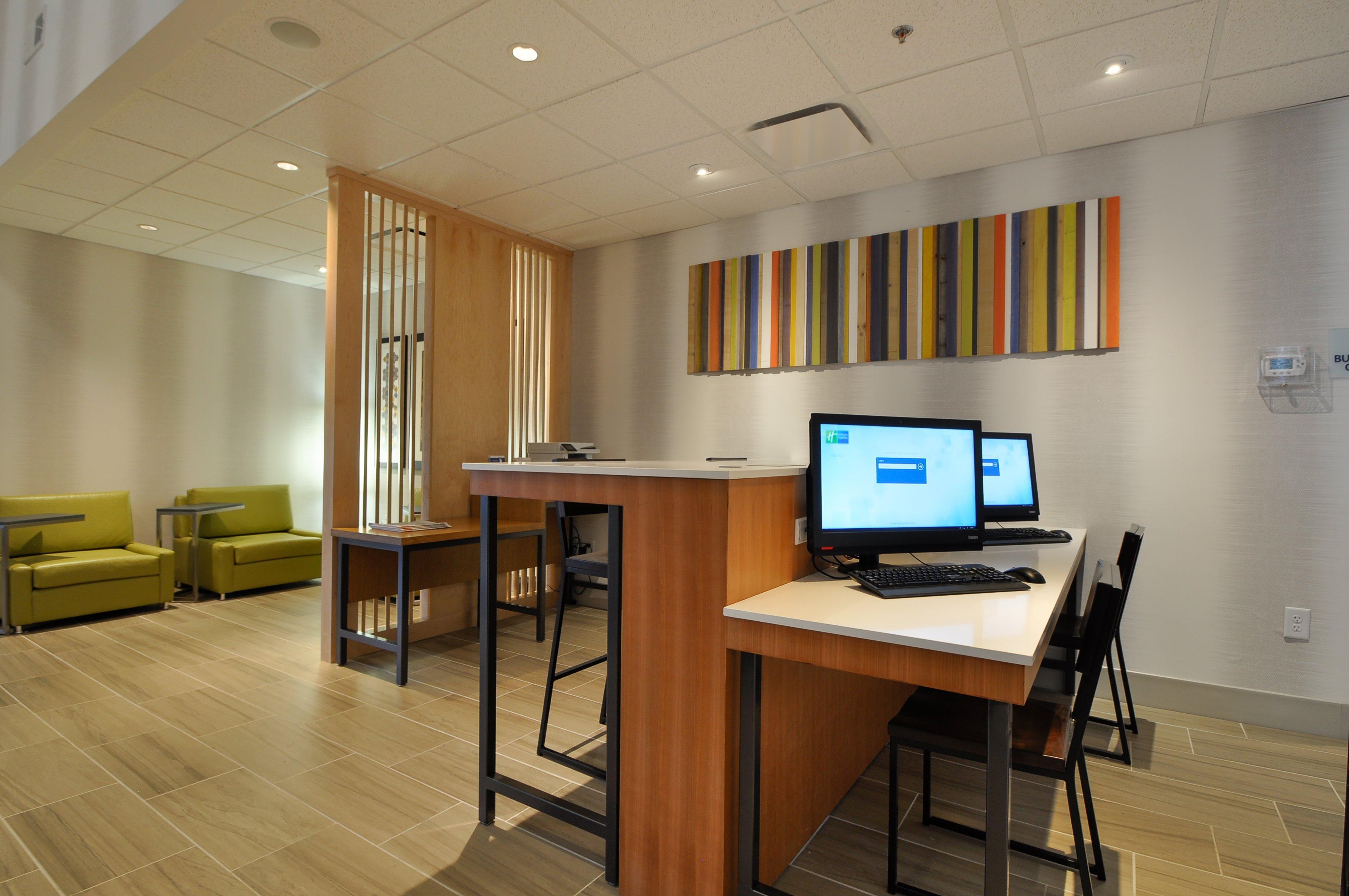 Wingate By Wyndham Stafford/Quantico Hotel Bagian luar foto